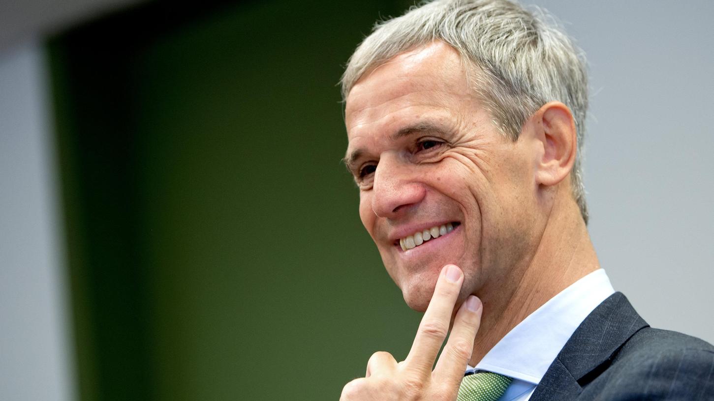 Mit einem Lächeln auf den Lippen: Der Strafprozess gegen Ex-BayernLB-Vorstand Michael Kemmer ist eingestellt.