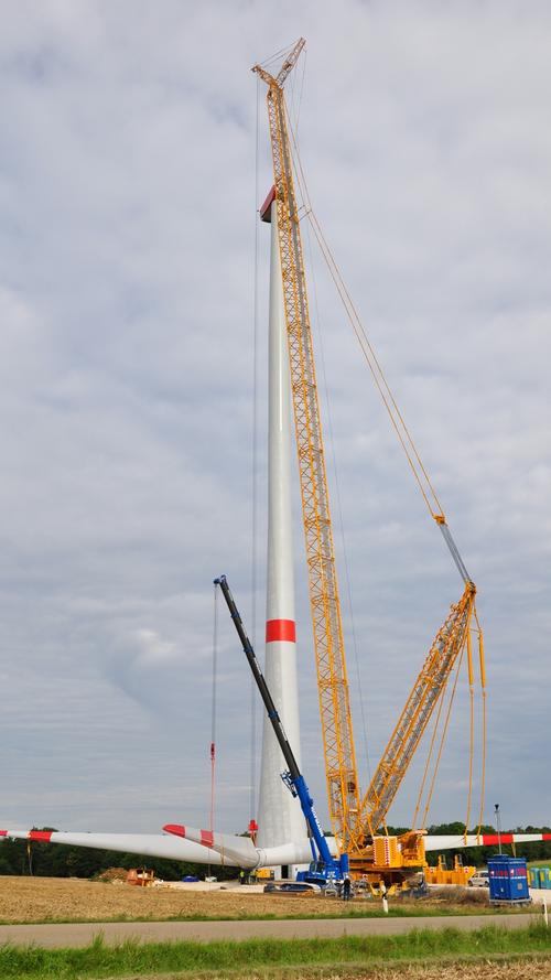 Die vier neuen Energielieferanten haben eine Nabenhöhe von 141 Metern und einen Rotordurchmesser von 117 Metern.