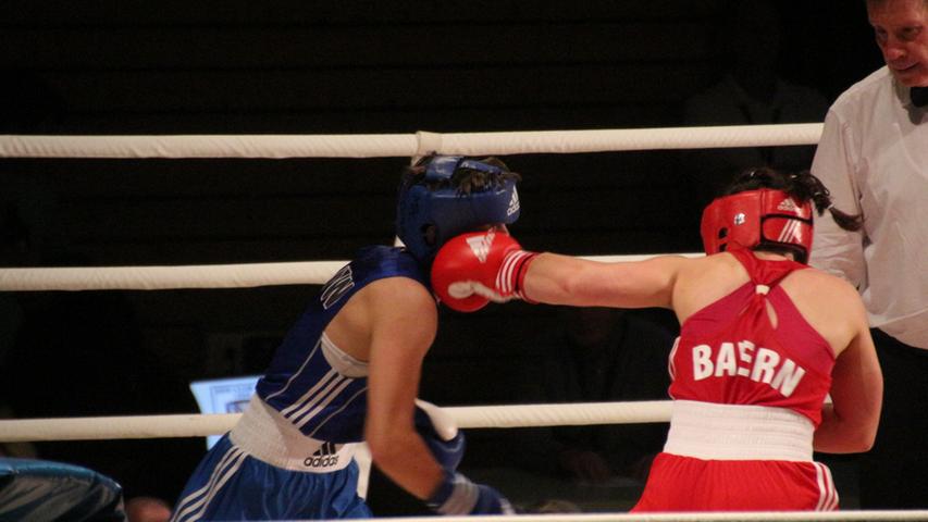 Mit einem furiosen Sportabend sind die Deutschen Boxmeisterschaften der Frauen in Weißenburg zu Ende gegangen.