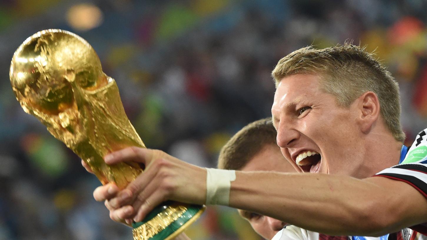 Bastian Schweinsteiger und fünf Weltmeister-Kollegen sind bei der Weltfußballer-Wahl am Start.