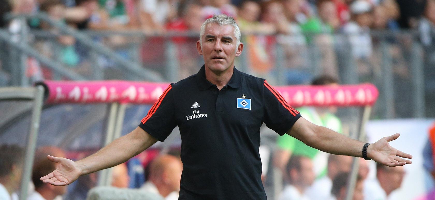 Will vor allem mithilfe von neuen Spielern beim HSV das Ruder herumreißen: Trainer Mirko Slomka.