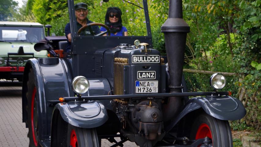 Oldtimertreffen in Unterulsenbach: Traktoren als Blickfang