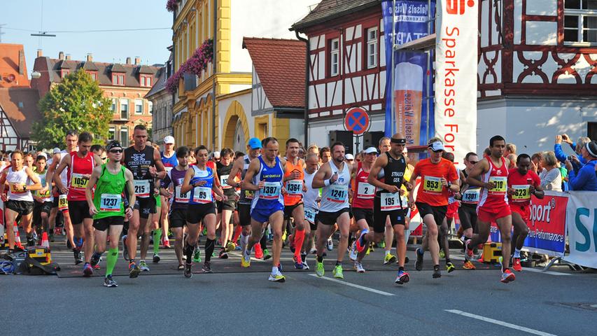 Fertig, los! Start des Fränkische-Schweiz-Marathons 2014