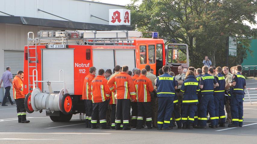 Für die Feuerwehr und die anderen Einsatzkräfte war die Evakuierung schon beinahe Routine. Insgesamt 227 Einsatzkräfte sorgten für einen sicheren Ablauf.