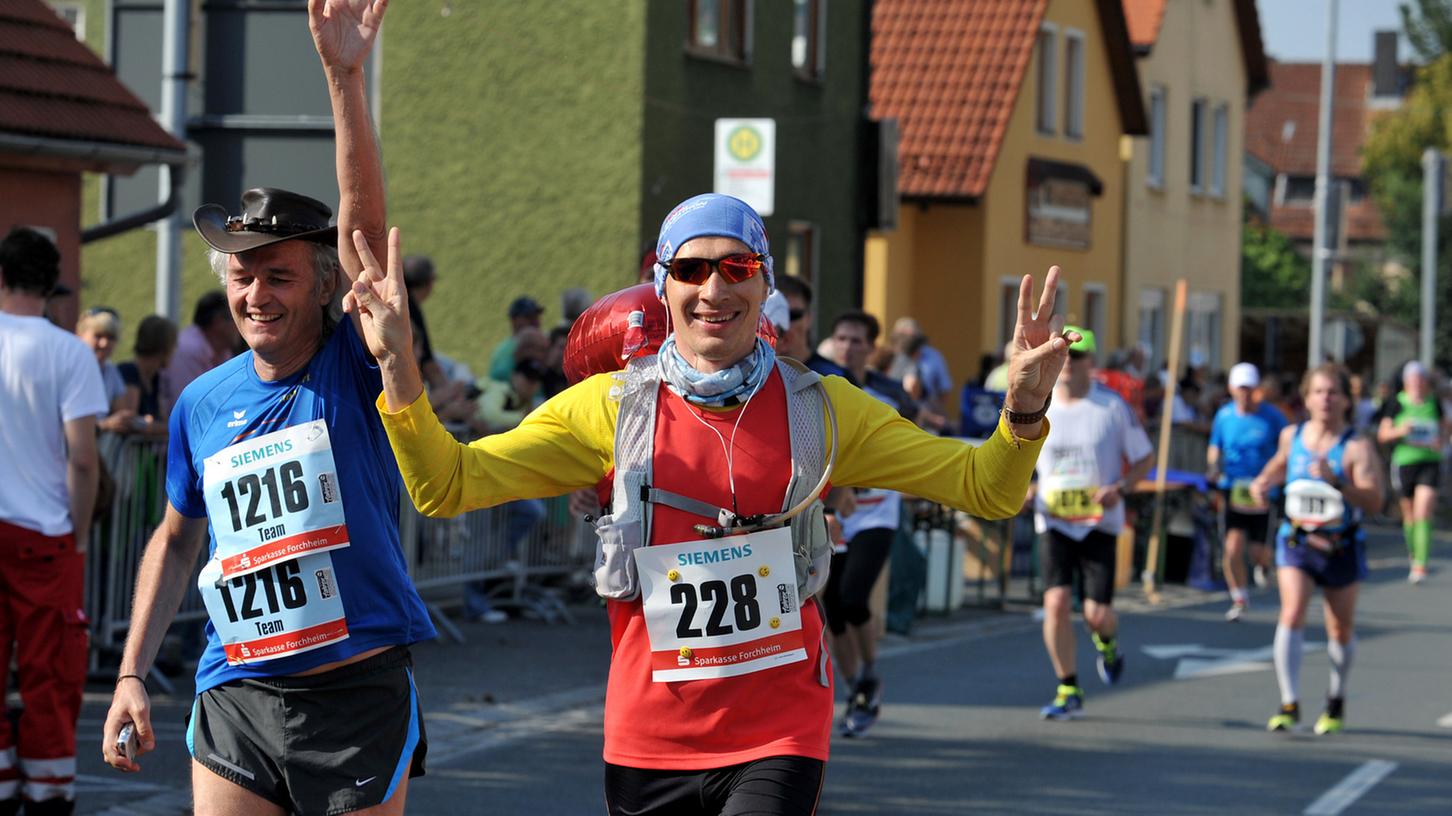 Geschafft! Da machen sich bei den Teilnehmern des Fränkische Schweiz Marathons Freude und Erleichterung breit.