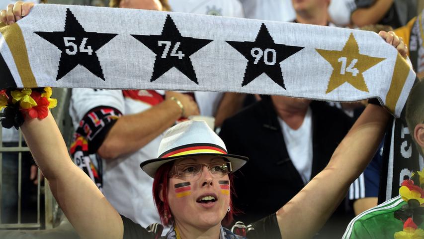 Den Zuschauern auf den Rängen gefällt's. Kein Wunder, sehen sie doch eine spielfreudige deutsche Mannschaft.
