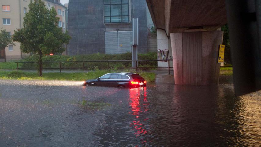 Gewitter in Nürnberg: Heftiger Regen sorgt für Überschwemmungen
