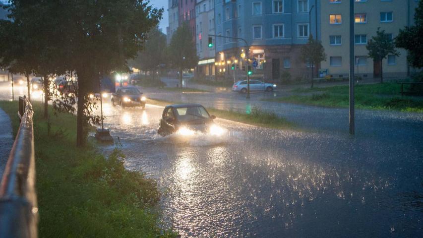 Gewitter in Nürnberg: Heftiger Regen sorgt für Überschwemmungen