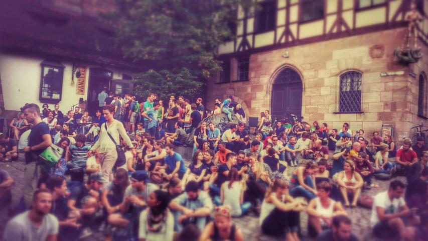 Volkan Hür: Aftershow-Party am Tiergärtner-Tor-Platz! Schön, das ein Event so viele Menschen auf die Straße bringt!