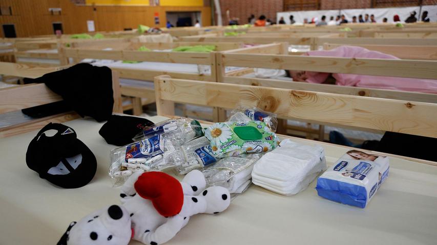Flüchtlinge haben Fürther Kiderlin-Turnhalle bezogen