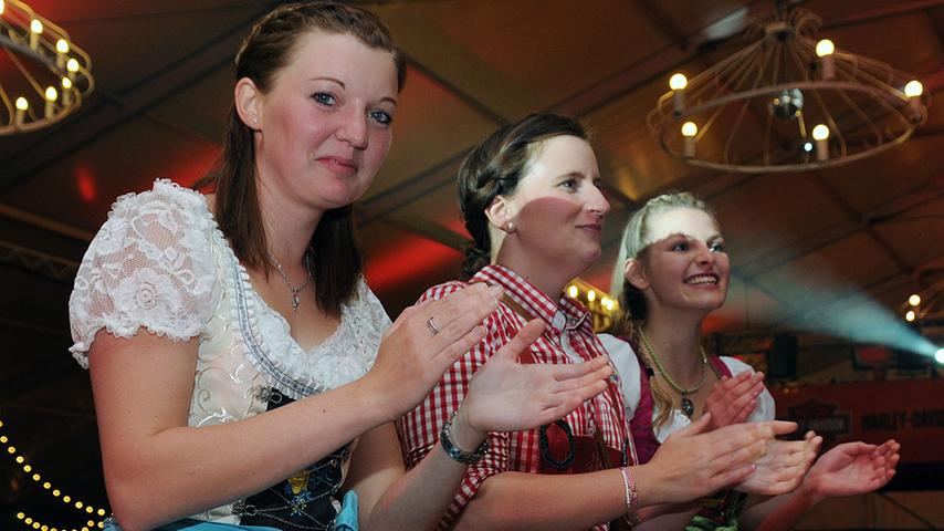 Die Nürnbergerinnen Sandra (23), Angelika (21) und Rebecca (20) kommen öfter zur Ladies' Night. "Weil es uns sehr gut gefällt", lachen sie spitzbübisch.