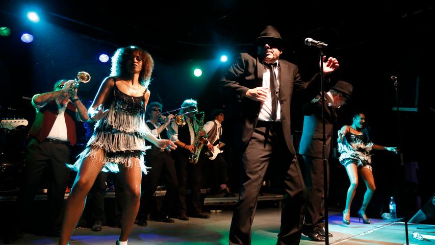Musik für den guten Zweck: Blues Brothers Revival Band im Hirsch