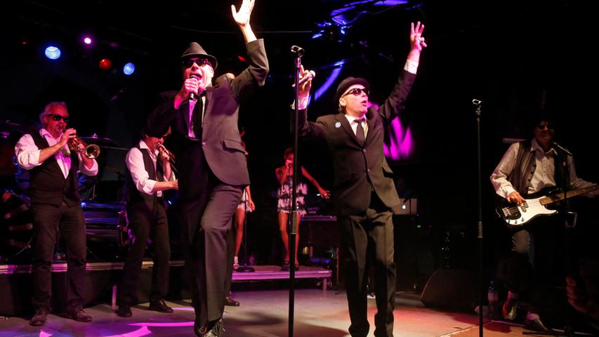 Musik für den guten Zweck: Blues Brothers Revival Band im Hirsch