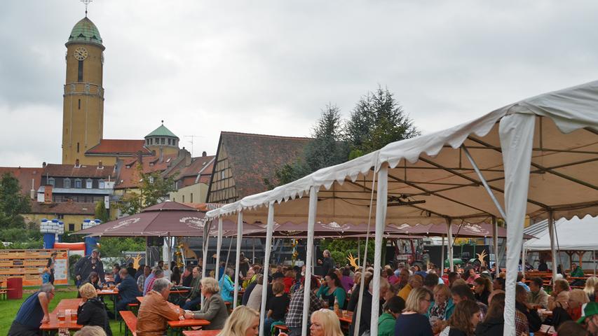 Auf der Bamberger Böhmerwiese wird vom 12. bis zum 14. September die Tradition des Zwiebeltreters gefeiert.