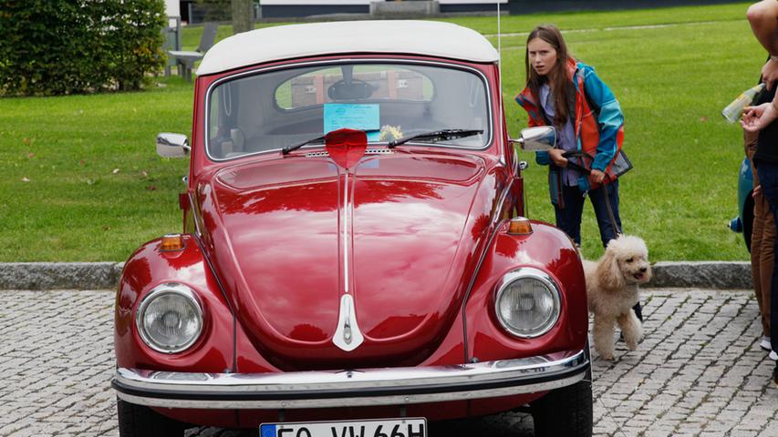 Der VW-Käfer-Stammtisch "Am Platzl" lud am Sonntag zum Käfertreffen nach Berg.