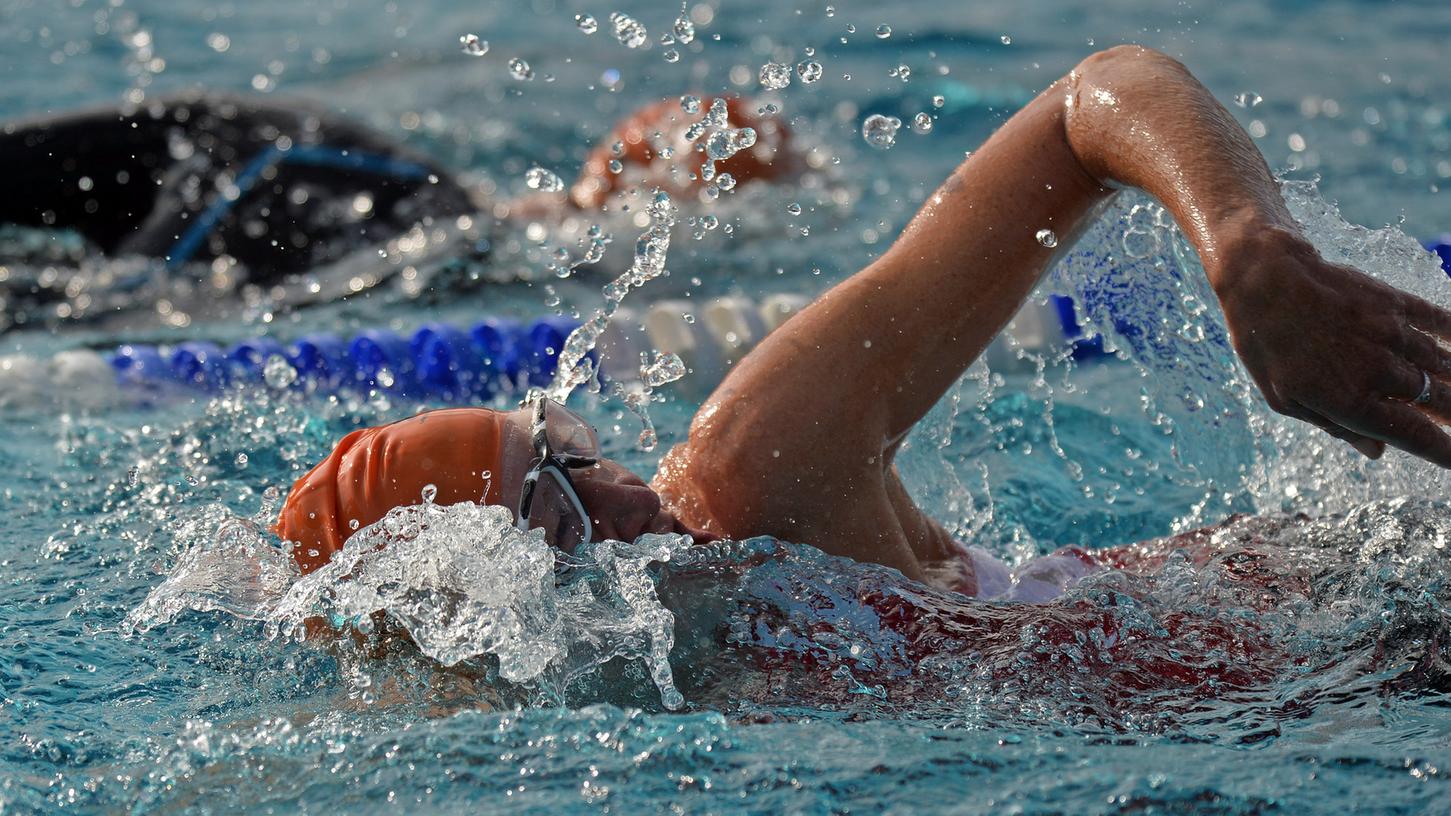 Wer beim medwork Triathlon ins Wasser gehen wil,l wie dieser Sportler im Jahr 2014, kann dies bis 28. August tun.