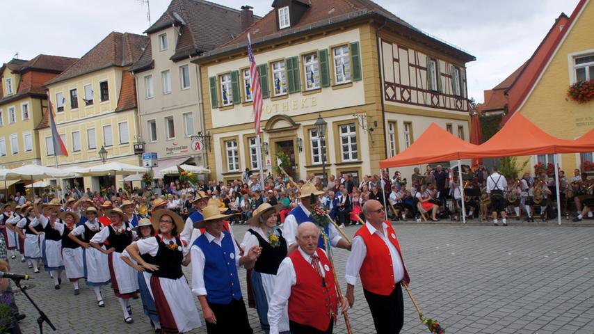 Hoch das Bein: In Gunzenhausen tanzten die Schäfer