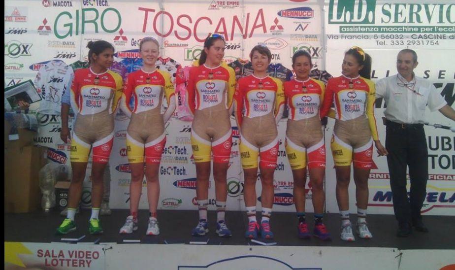 Unten ohne? Nein, die kolumbianischen Radfahrerinnen tragen nur ein stellenweise hautfarbenes Trikot.