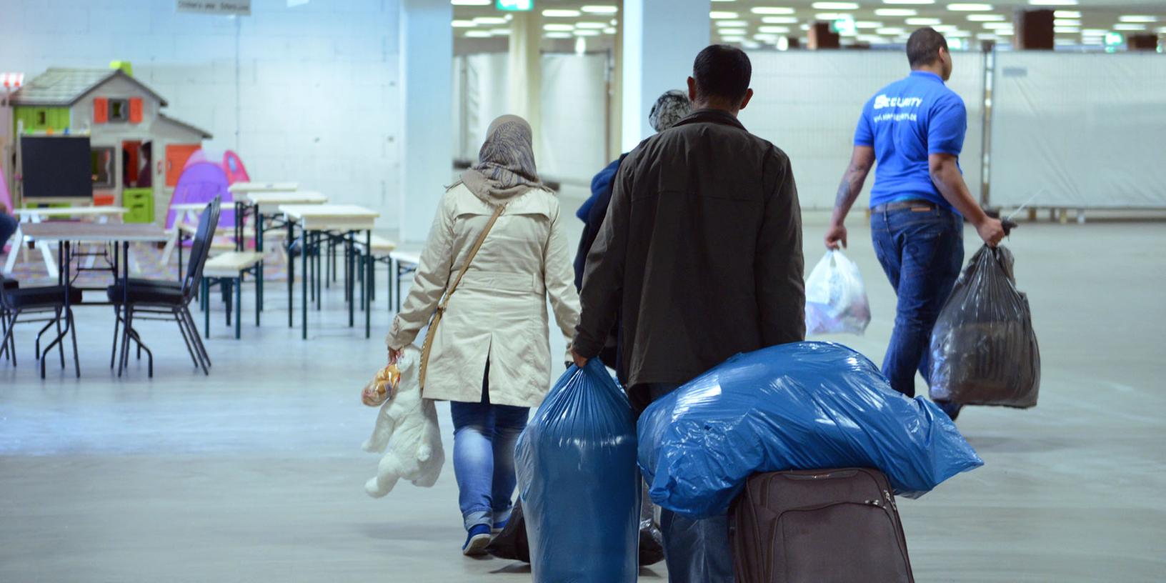 Viele Flüchtlinge leben inzwischen in Fürth. Sie in Arbeit zu bringen, ist eine große Herausforderung und birgt Chancen, meint die Wirtschaft.