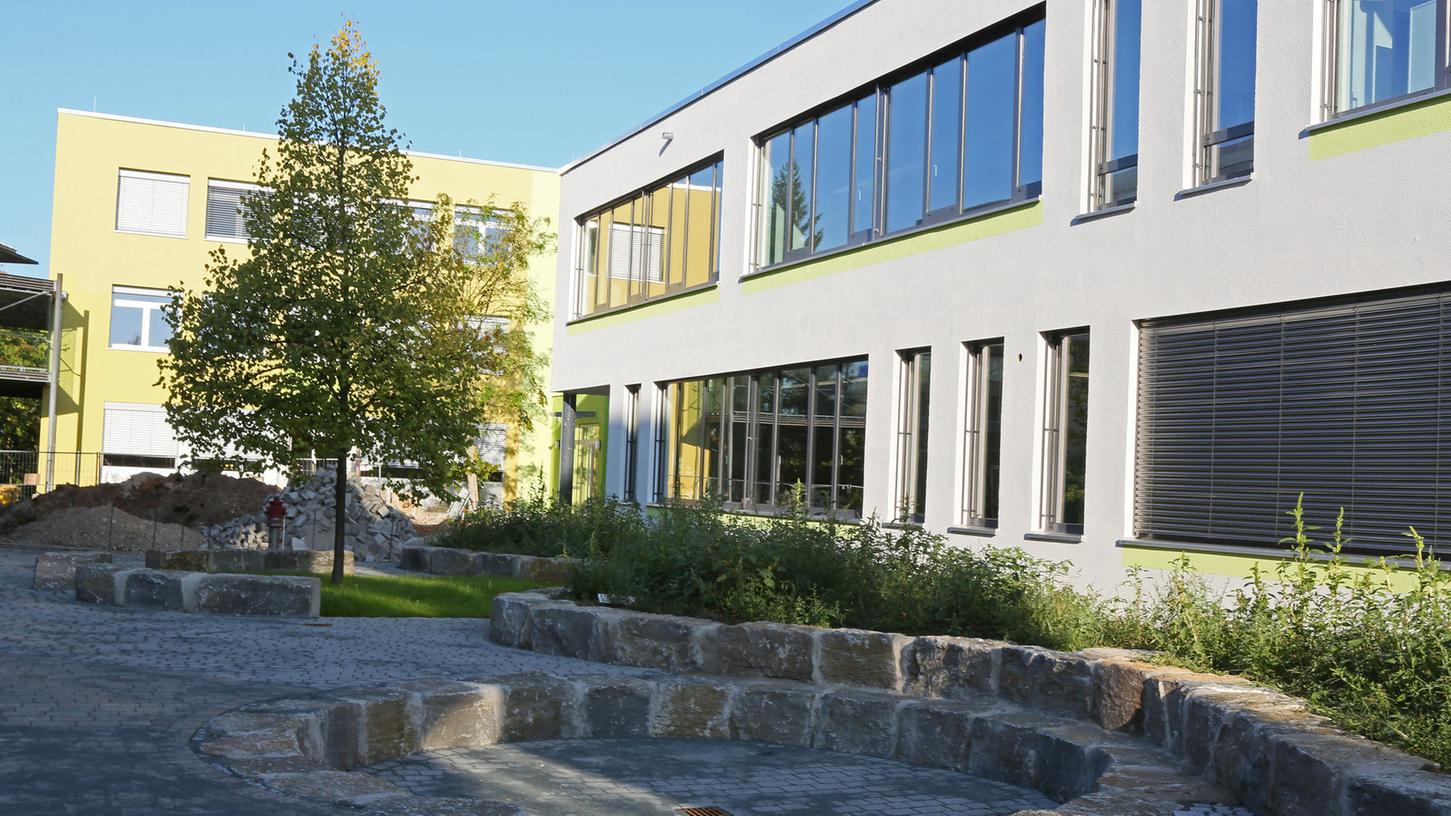 Der Nordbau des Höchstadter Gymnasiums wurde neu saniert.