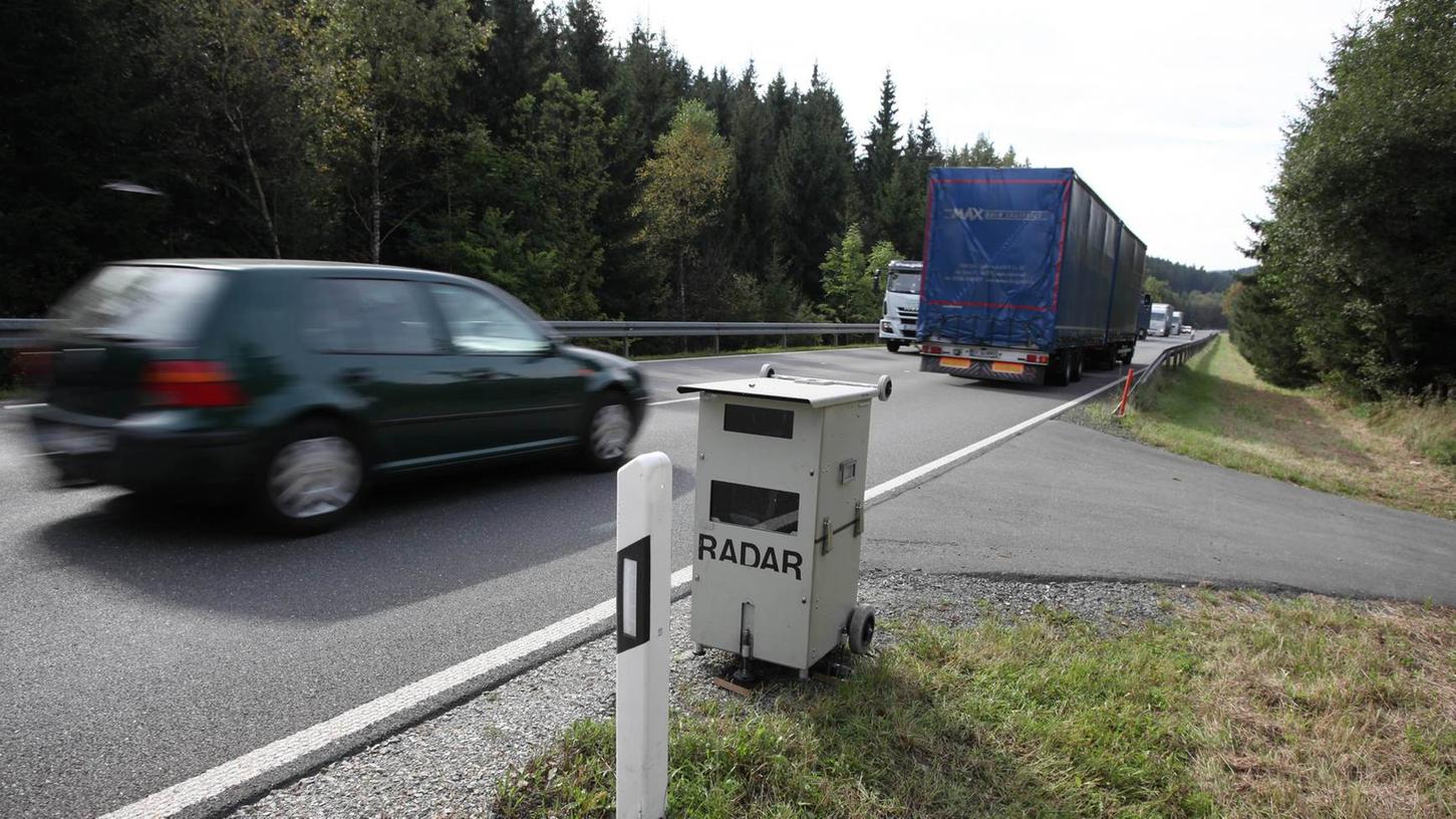 In ganz Bayern wurden während der Blitzer-Woche verstärk Geschwindigkeitskontrollen durchgeführt. In ganz Bayern wurden während der Blitzer-Woche verstärk Geschwindigkeitskontrollen durchgeführt.