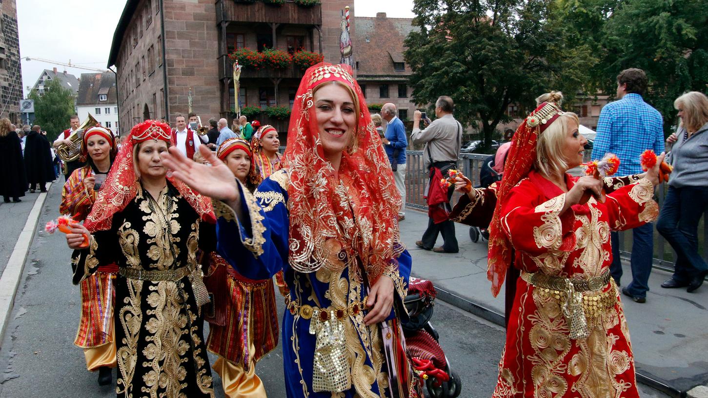 Der große Festzug als einer der Höhepunkte des Altstadtfests fand bereits am Auftakt-Wochenende statt.