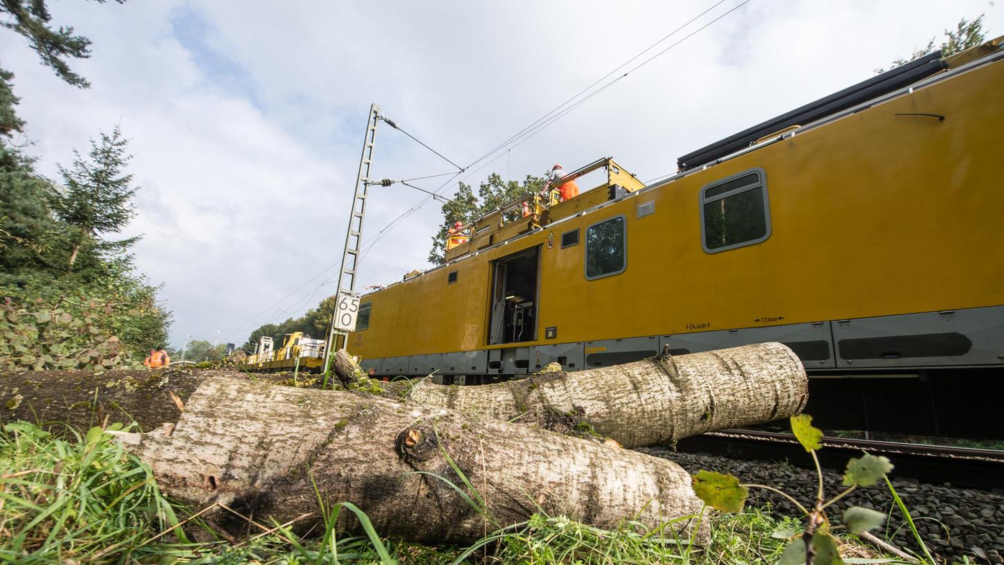ICE gegen Baum: Züge nach München werden umgeleitet