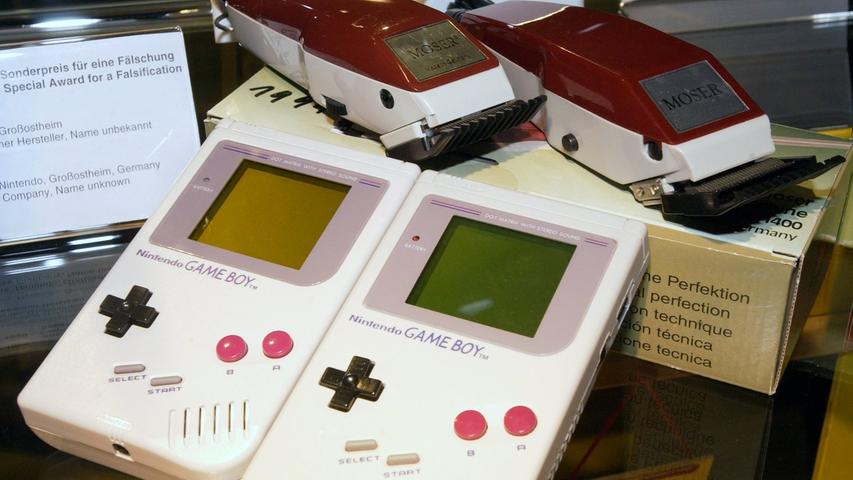 Kurz darauf wurde Nintendo zum Videospiel-Giganten: In den 80er Jahren entstanden Figuren wie Super Mario oder Donkey Kong, die bis heute die Verkäufe antreiben. 1989 sorgte Nintendo mit dem GameBoy und dem Spiel "Tetris" für den Durchbruch des Computerspielens für unterwegs.