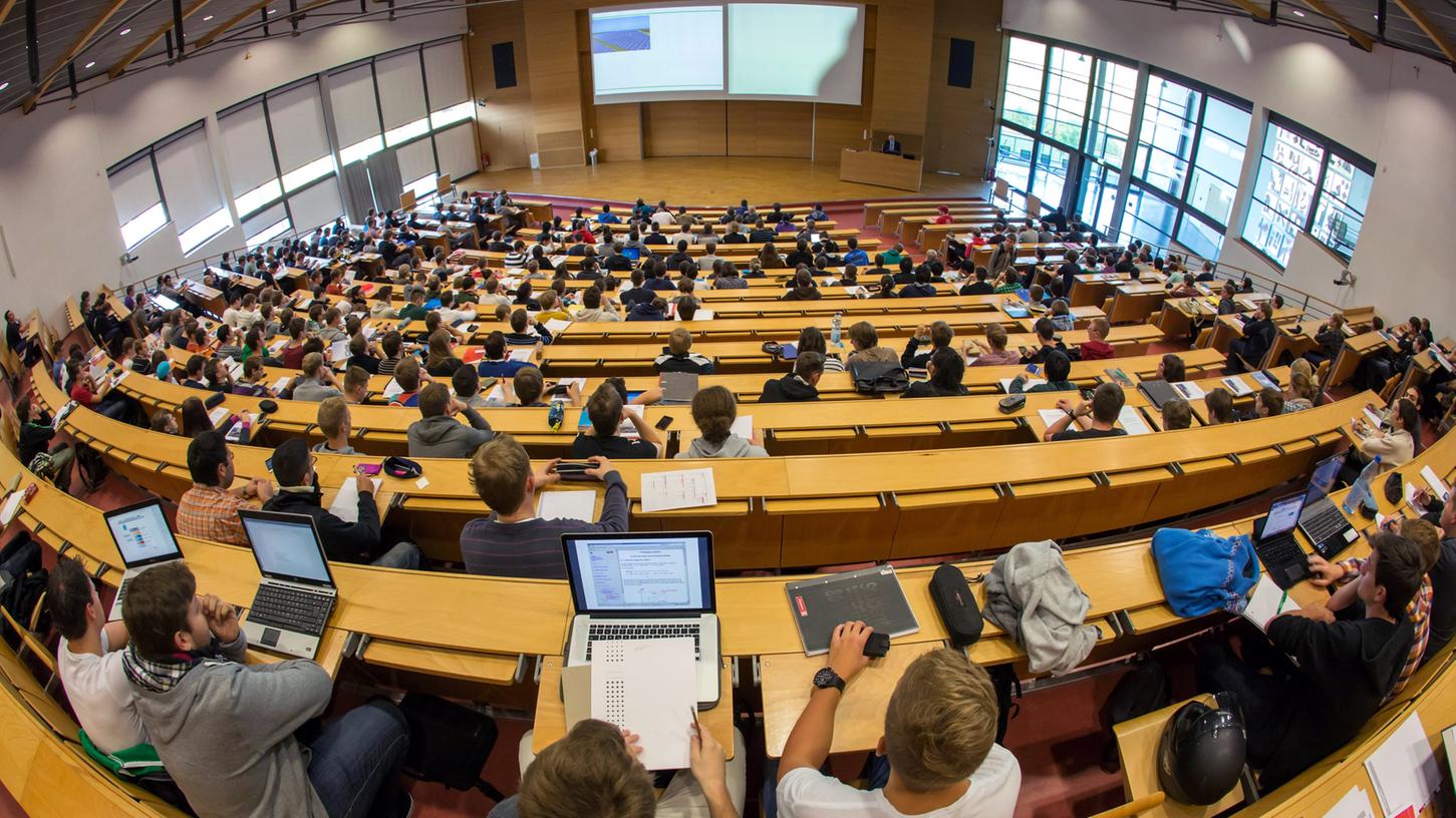 Rappelvolle Hörsäle wie hier kommen wohl an der Friedrich-Alexander-Universität in Zukunft öfter vor. Jetzt wurde sogar ein Rekord geknackt.