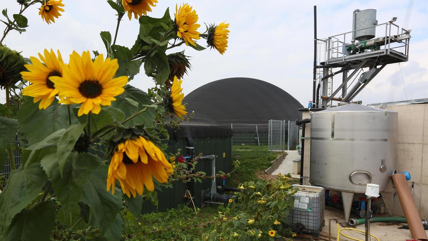 Biogasanlage Rohr wird erweitert