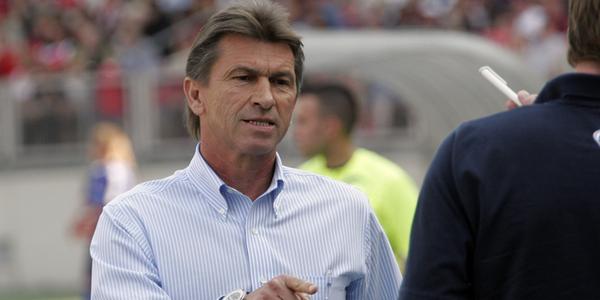 Am 30. April 2003 wurde "Auge" vom stark abstiegsgefährdeten FCN kurz vor Ende der Spielzeit beurlaubt.