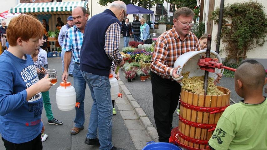 Unterleinleiter: Dorfladen feiert Wein- und Erntedankfest