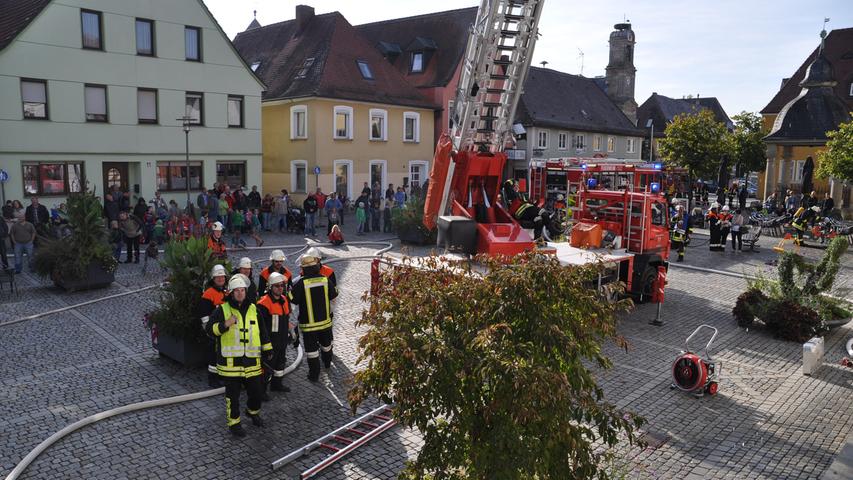 Feuerwehrübung simuliert Rathausbrand in Höchstadt 