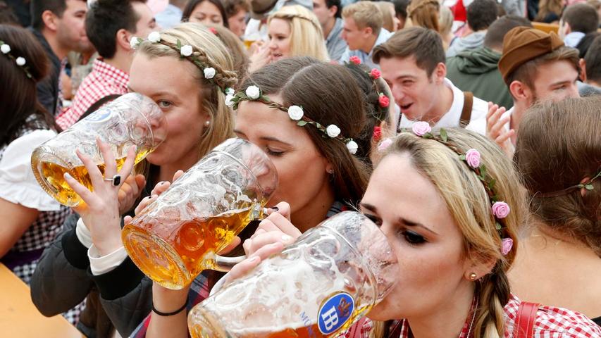 Auf dem 181. Oktoberfest feierten wieder Millionen Besucher sich selbst, Bayern und die Tradition. Dazu gehörte der literweise Konsum von Gerstensaft, ebenso wie...