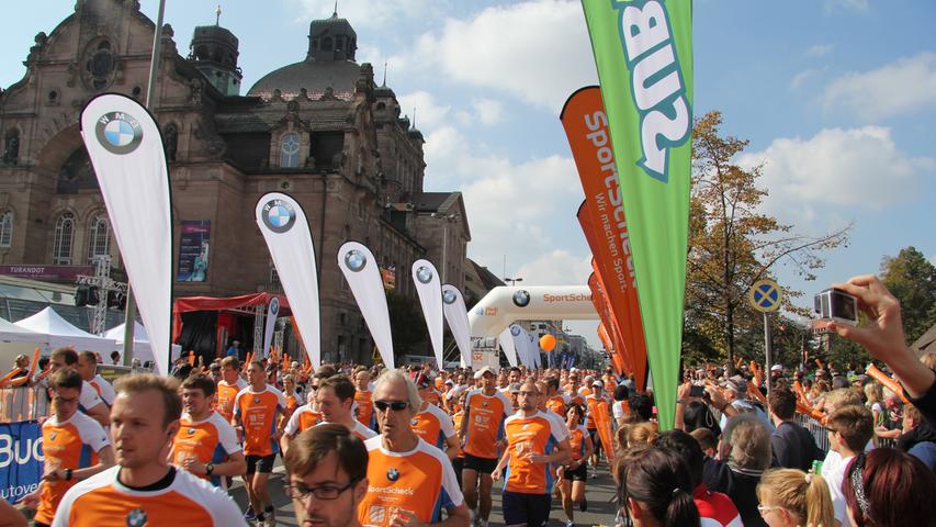 Sport Scheck-Chef Uwe Schäfer freute sich, wie Tausende von Läufern über die Entwicklung, die der Stadtlauf von den kleinen Anfängen bis zu seiner heutigen Größe genommen hat.