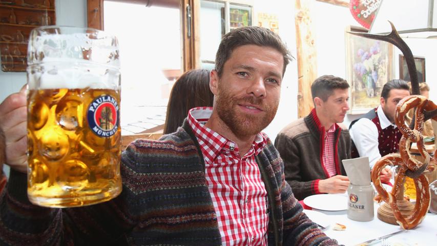 Xabi Alonso auf Platz 7? Für den spanischen Superstar des FC Bayern sicherlich kein alltägliches Spiel. Die Münchner Brauerei Paulaner legte 2014 um 4,5 Prozent zu und verkaufte fast 2,5 Millionen Hektoliter. Ob die Mehreinnahmen des FC Bayern-Sponsors für den nächsten Großeinkauf des Rekordmeisters genügen?