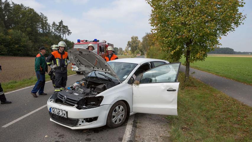 Auto überschlägt sich bei Veitsbronn: 71-Jährige verletzt