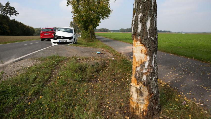 Auto überschlägt sich bei Veitsbronn: 71-Jährige verletzt