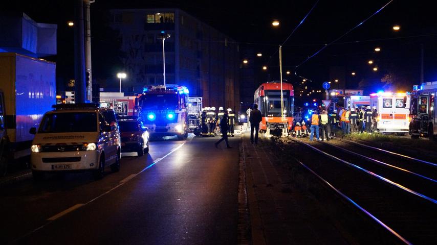 Von Tram eingeklemmt: Frau in Nürnberger Südstadt verletzt