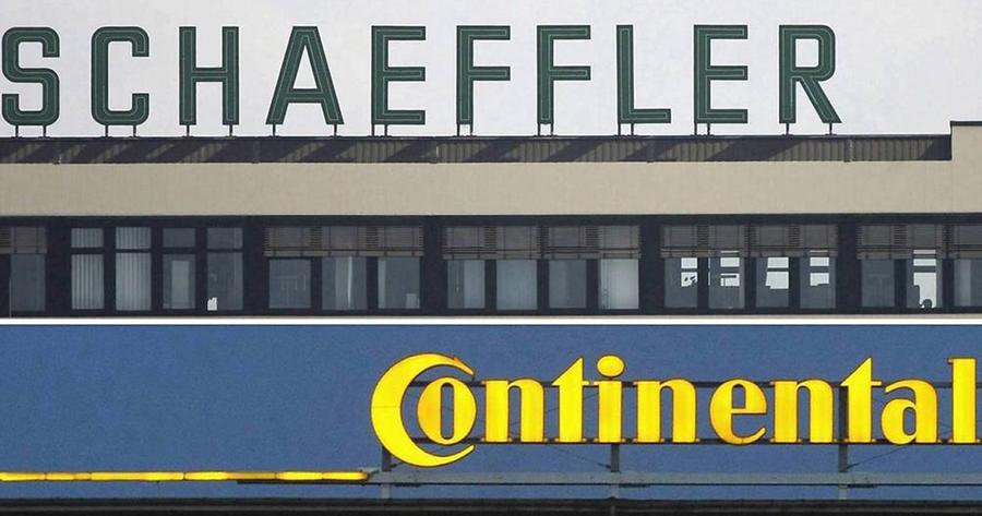 Im Jahr 2008 übernimmt sich Schaeffler mit der Übernahme der viel größeren Continental. Die Firma strauchelt und häuft Schulden von 22 Milliarden Euro an.