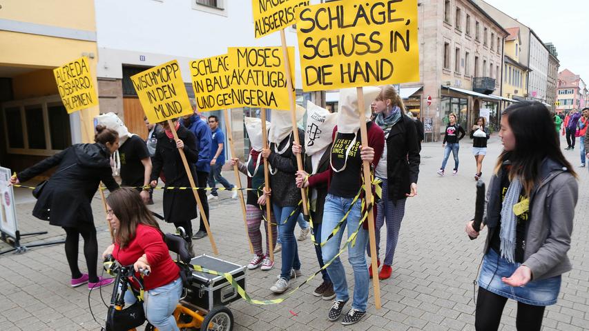 Amnesty International protestiert in Erlangen gegen Folter