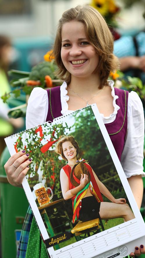 Reife Früchte, freches Gemüse: Pin-up-Bäuerinnen in Fürth