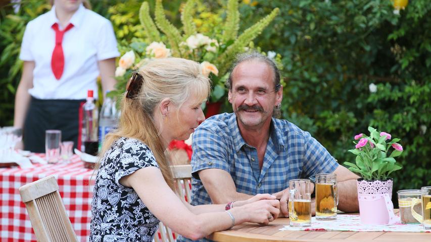 Gottfried (55) und Martina (49) sind beide verwitwet. Nun versuchen sie zusammen ihr Glück.
 Alle Infos zu "Bauer sucht Frau" im Special bei RTL.de