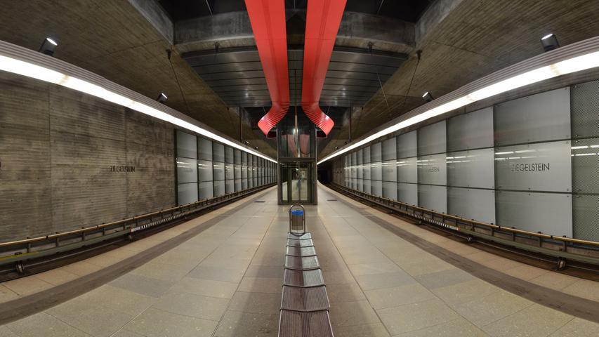 Der U-Bahnhof  Ziegelstein  ist nach dem 1920 eingemeindeten Nürnberger Stadtteil Ziegelstein benannt, in dem er liegt. Dort verkehren 9800 Leute.