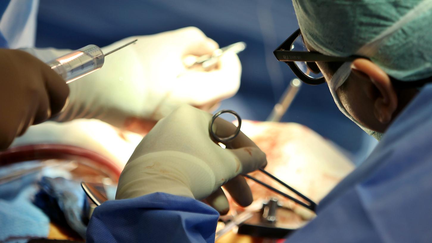 Hoffnung für alle, die auf Organspenden warten: In einem neuen Projekt wollen Erlanger Ärzte die Patienten fit machen für die Operation. Hoffnung für alle, die auf Organspenden warten: In einem neuen Projekt wollen Erlanger Ärzte die Patienten fit machen für die Operation.
