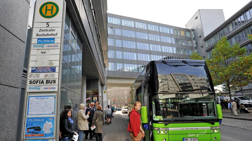 MeinFernbus etwa verzeichnete laut dpa eine Verdreifachung der Buchungen. Auf Omnibusbahnhöfen in ganz Deutschland herrschte am Samstagmorgen reger Andrang.