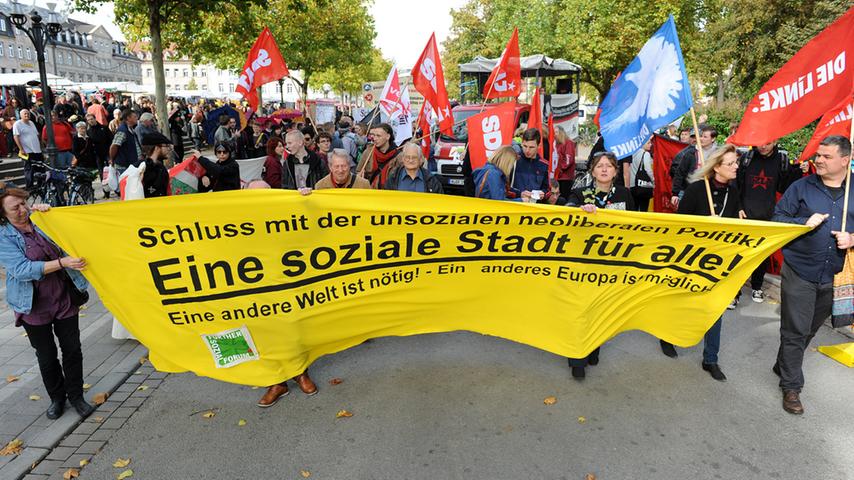 FOTO: Hans-Joachim Winckler DATUM: 18.10.2014..MOTIV: Demonstration soziale  Stadt für Alle des Fürther Sozialforum