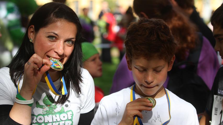 Bissfest: Für die Läufer gibt es am Ende natürlich auch ein kleines Andenken in Form einer Medaille.