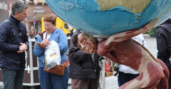 Vorgeschmack auf "Körperwelten": Leiche in Nürnberger Altstadt