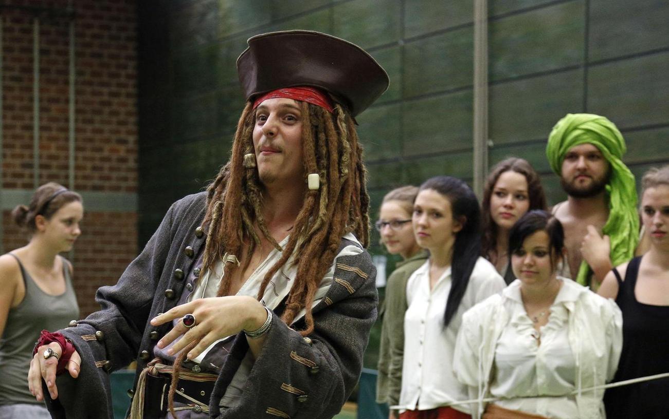 Captain Jack Sparrow entert wieder die Bühne